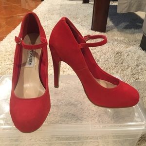 Red pumps with strap