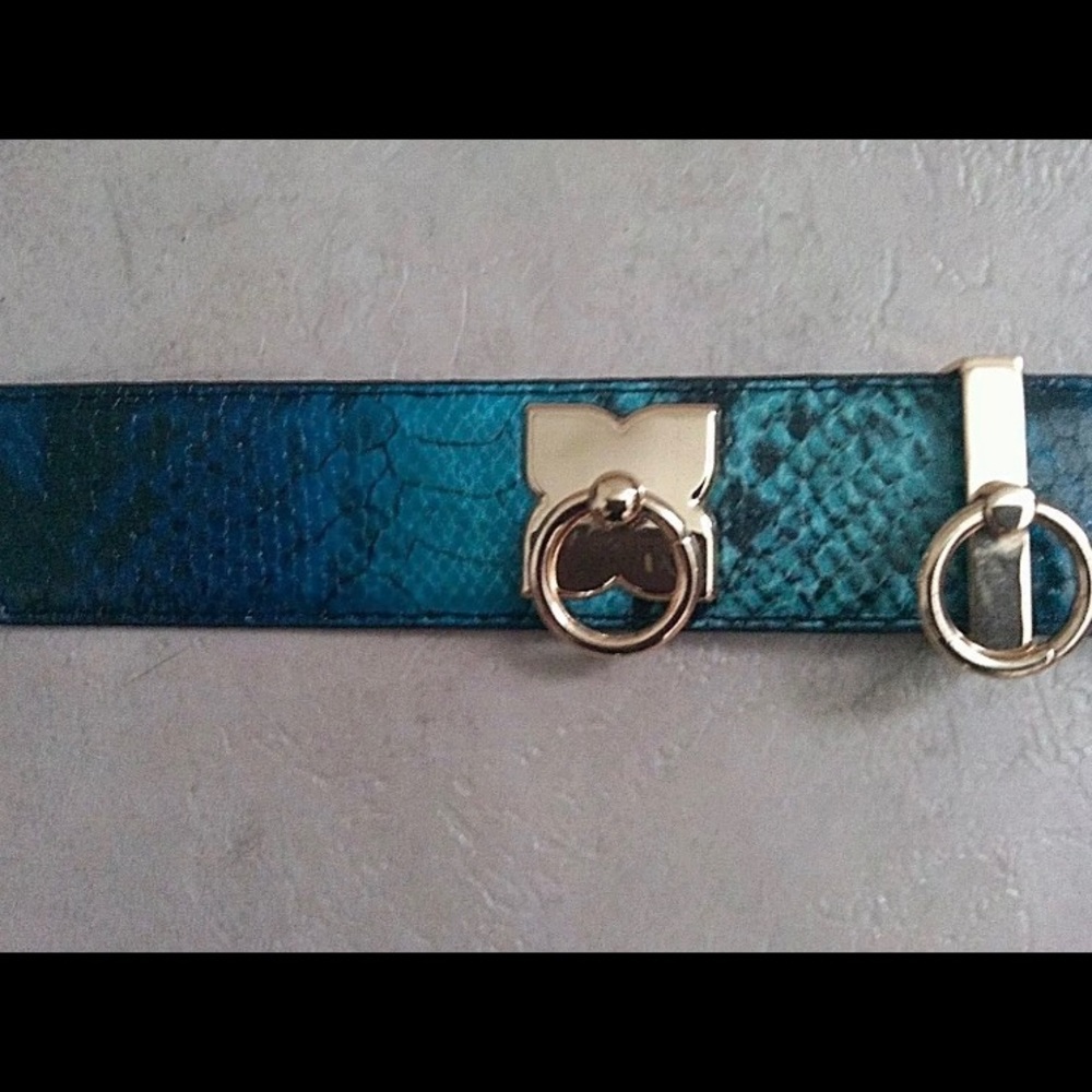 BCBG MAXAZRIA TOGGLE BELT SMALL - Picture 4 of 7