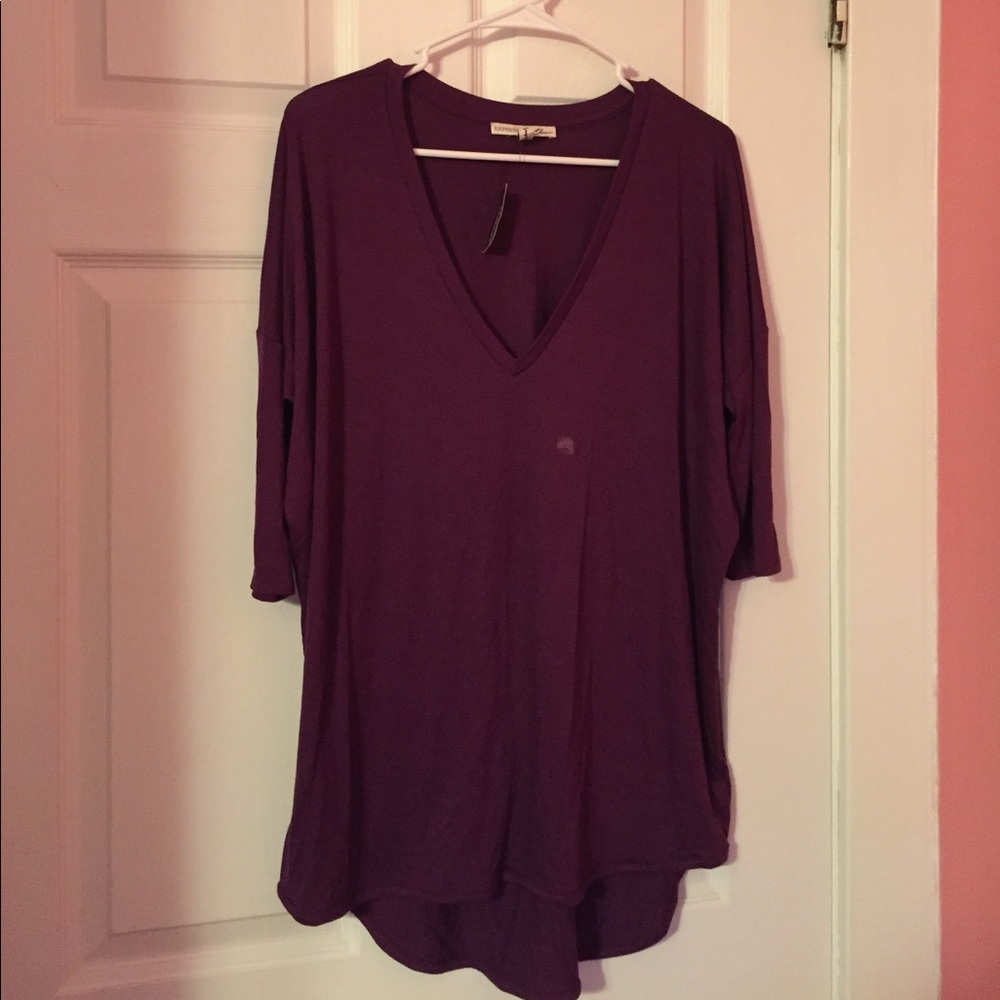 EXPRESS Plum super soft t-shirt
