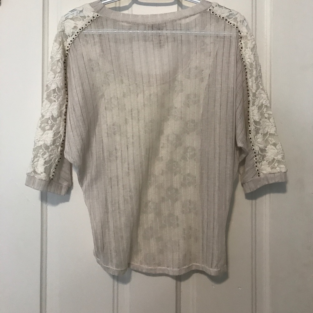 Lace top - Picture 2 of 8