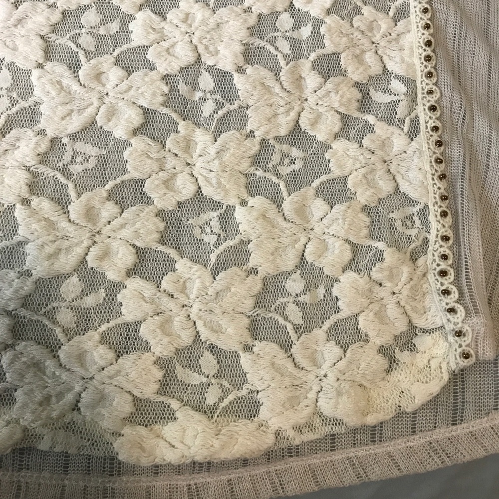 Lace top - Picture 6 of 8