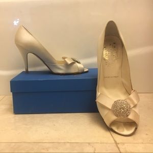Ivory Satin Bridal by Butter 8.5 Peep Toe Pump