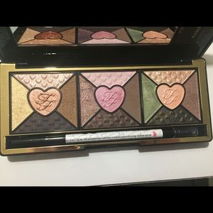 Too Faced love eyeshadow palette