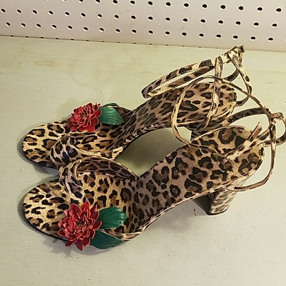 DOLCE & GABBANA LEATHER LEAPORD SANDAL HEELS - Picture 8 of 10