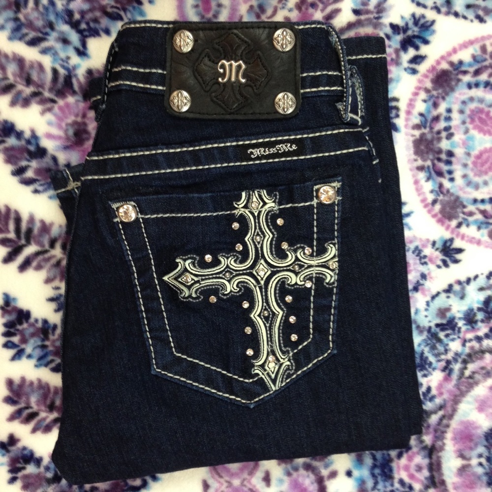 NWOT Miss Me Bootcut Embellished Cross Jeans