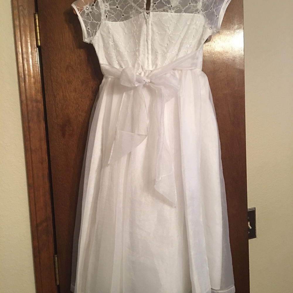 Little girls formal dress - Picture 2 of 3