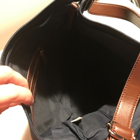 Navy purse - Picture 3 of 3