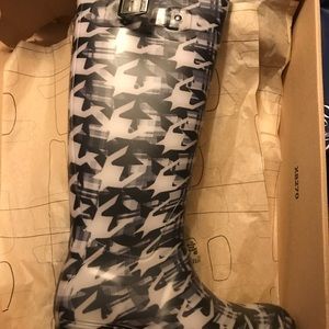 Brand new rainboots