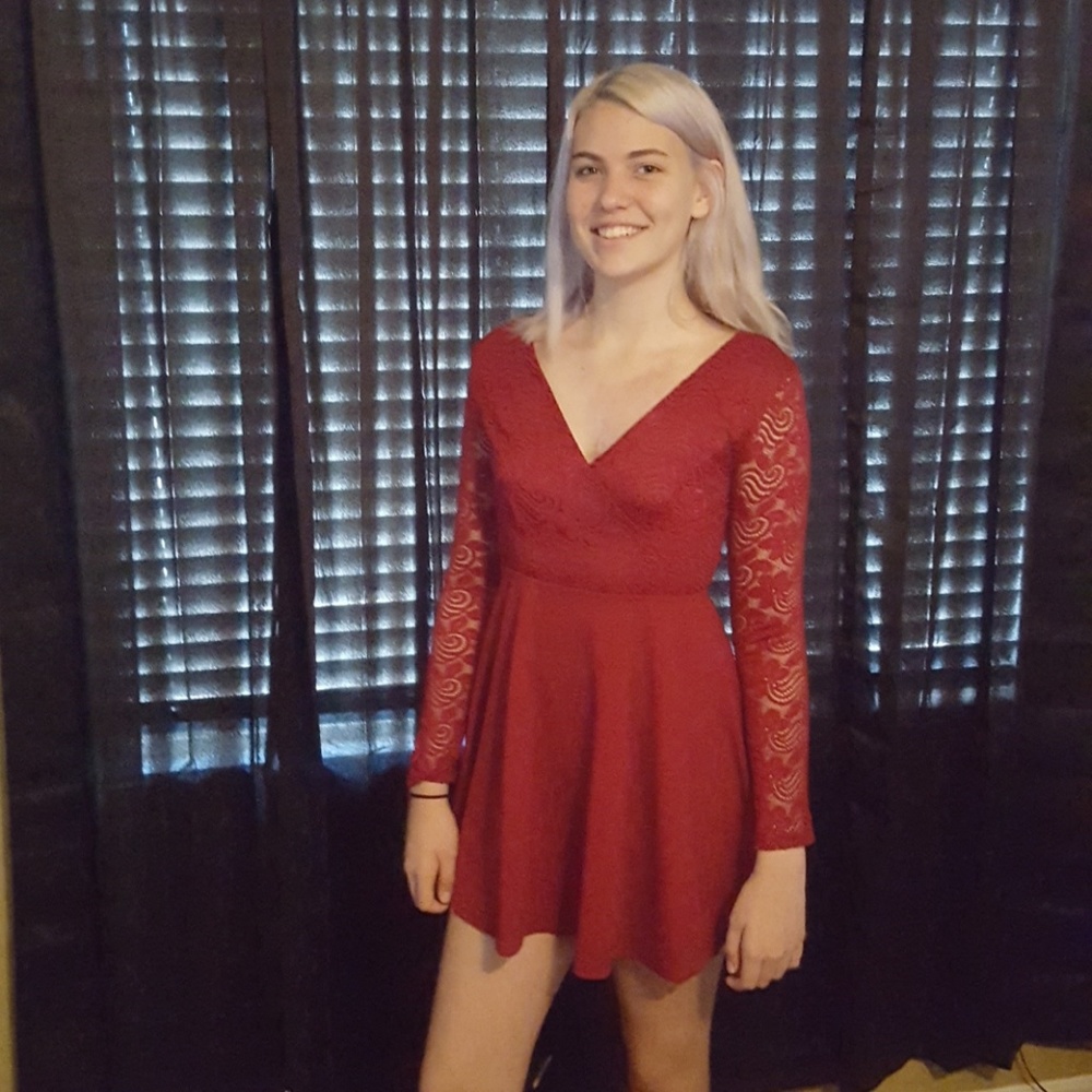 Cute skater dress, worn 1 time.