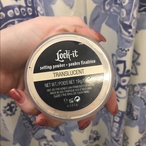 Kat Von D translucent setting powder