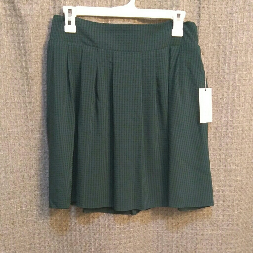 sold 🚫 NWT 🌸 Pleated Mini