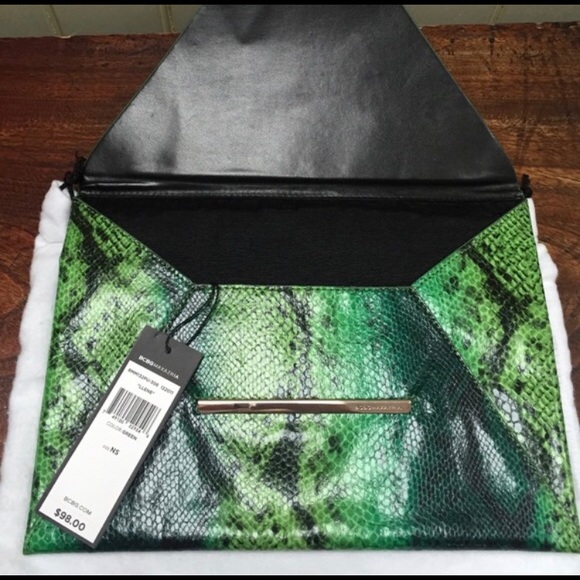 NEW BCBG MAXAZRIA HARLOW SNAKESKIN ENVELOPE CLUTCH - Picture 2 of 3