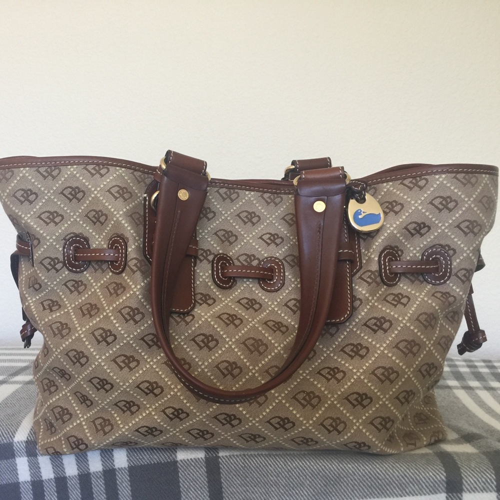 Dooney & Bourke Large Signature Tote