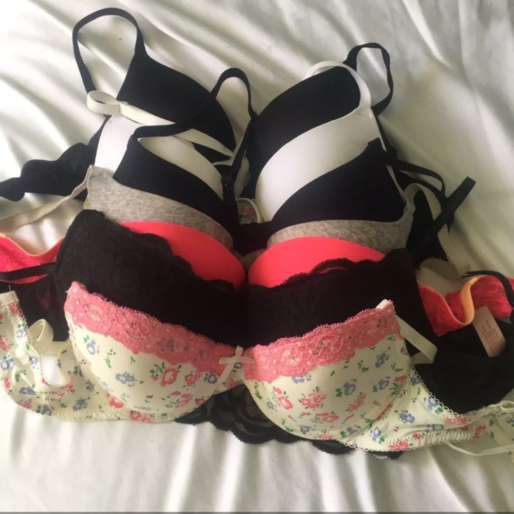 🔴SOLD🔴6 BRAS 32B