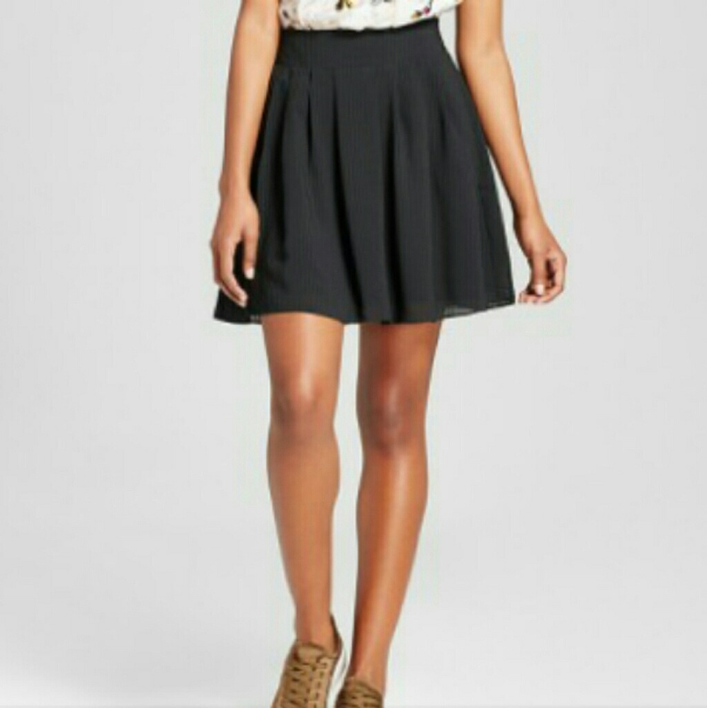 sold 🚫 NWT 🌸 Pleated Mini