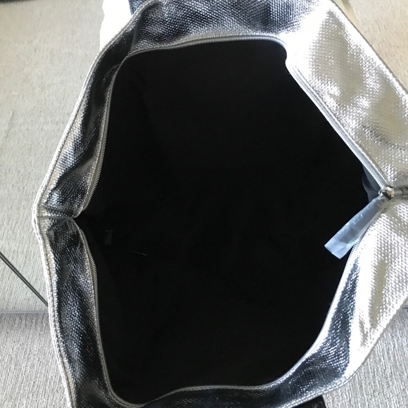 💕Victoria's Secret Metallic Tote‼️ GIFTED‼️ - Picture 3 of 4