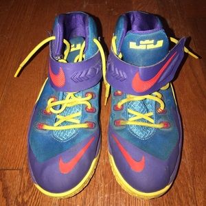 Nike Lebron Soldiers