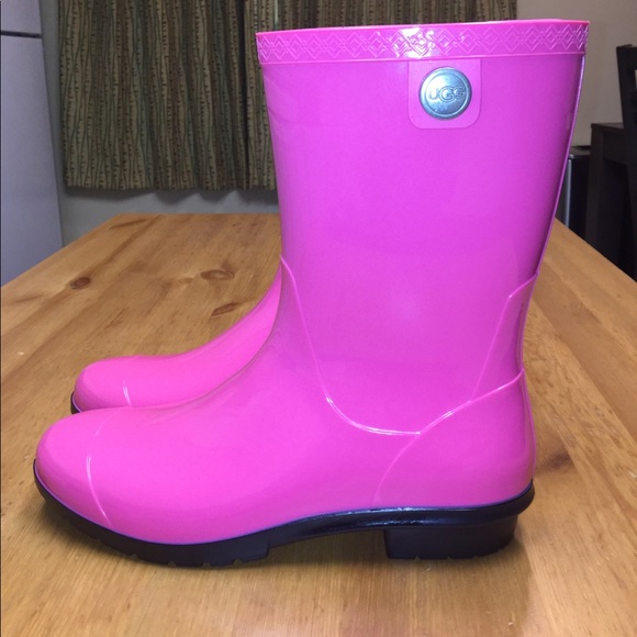 ugg rain boots pink