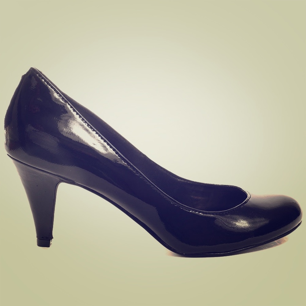 Steve Madden Ulltra pumps patent leather size 8.5