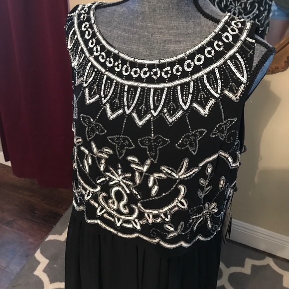 Black beaded evening gown - Picture 2 of 8