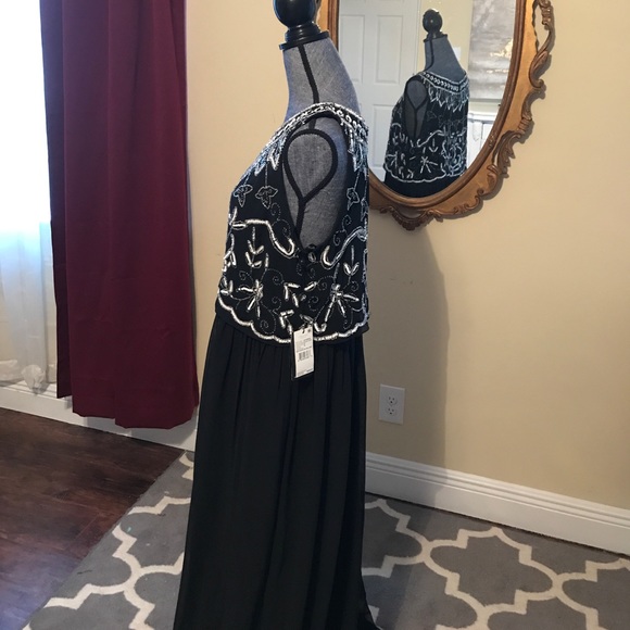 Black beaded evening gown - Picture 6 of 8