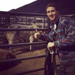 Meet your Posher, Troy