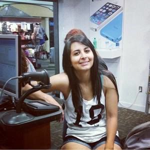 Meet your Posher, Fabiola