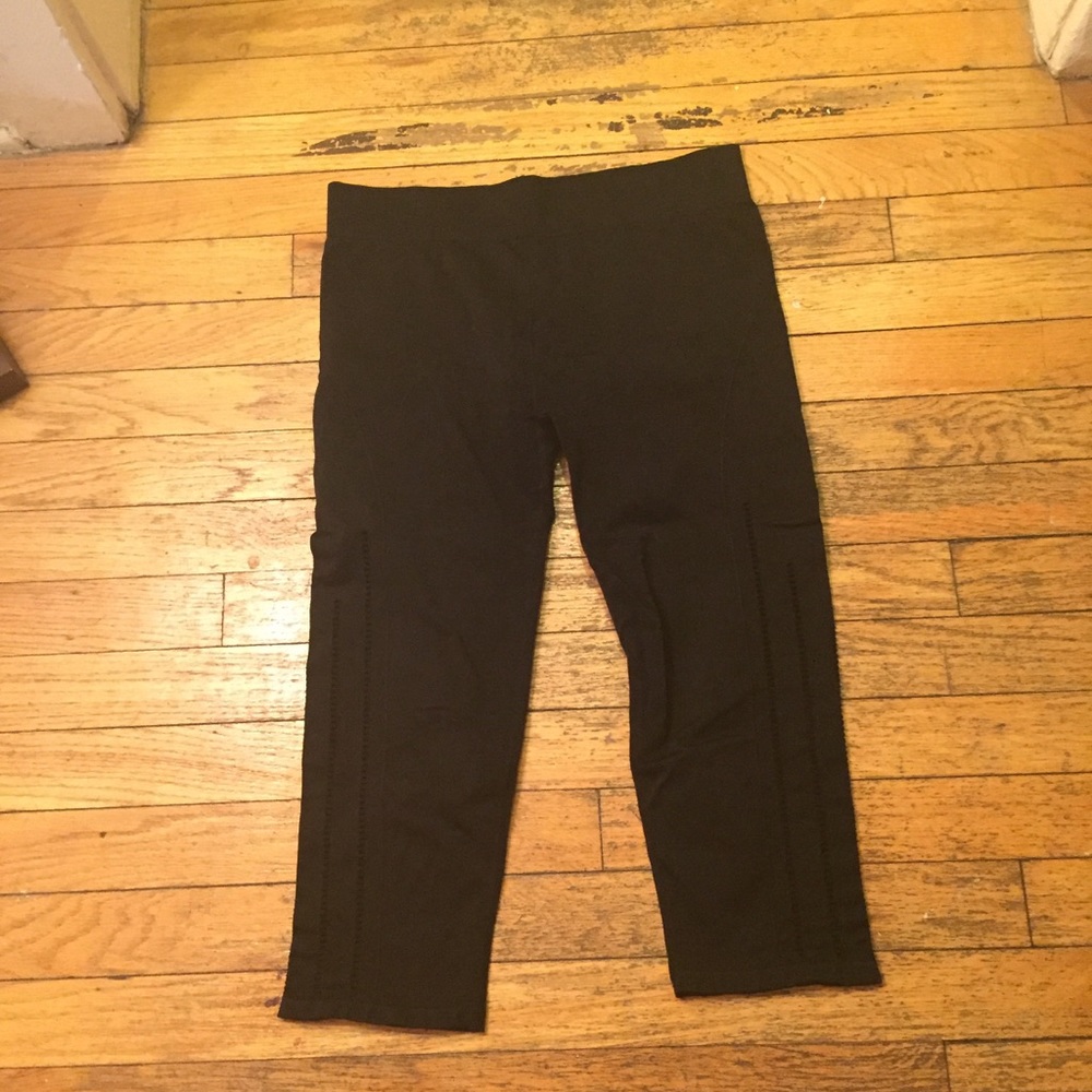 Fabletics Workout Capris