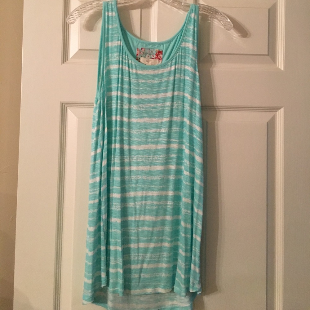 High Low tank top with keyhole