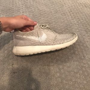nike womens fly knit roshe shoes