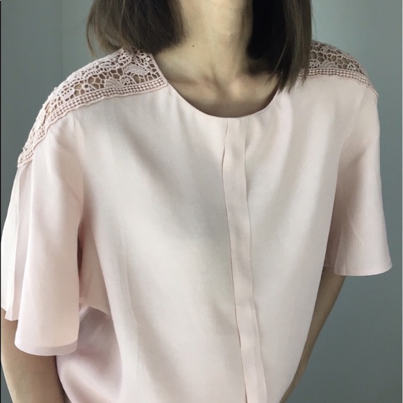 Luxe lush blush crocheted shoulder top - Picture 2 of 6