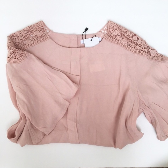 Luxe lush blush crocheted shoulder top - Picture 4 of 6