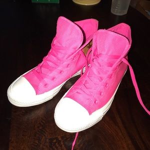 Converse Hot Pink Chuck Taylor Allstar Hightops W8
