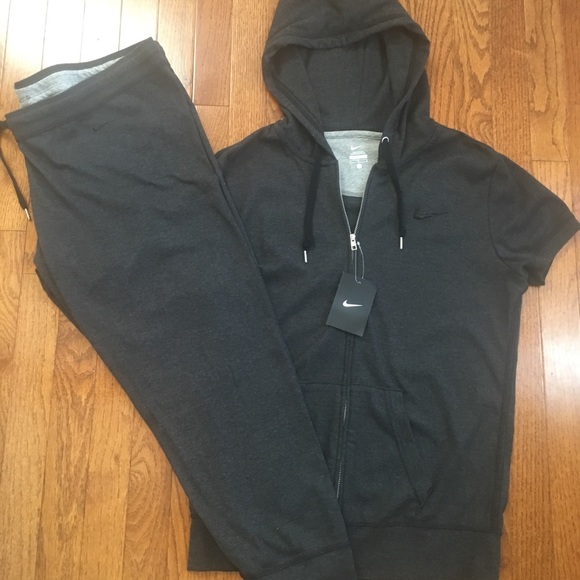 women's nike hoodie and pants set