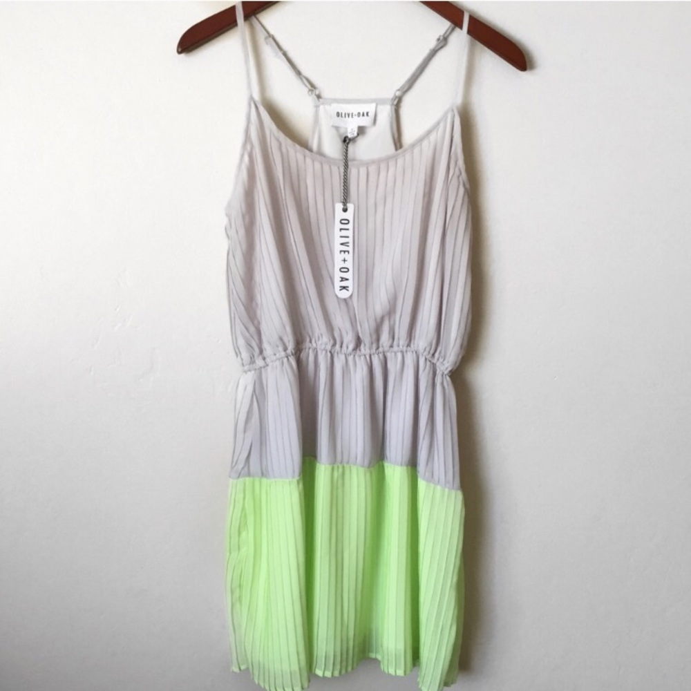SOLD Beautiful neutral pleated dress