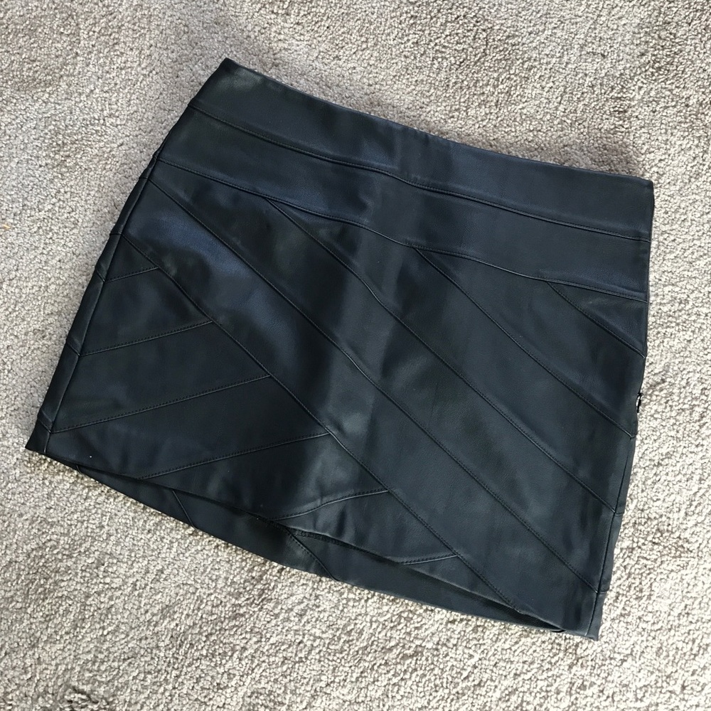 Faux Leather Bandage Mini Skirt 💁🏼