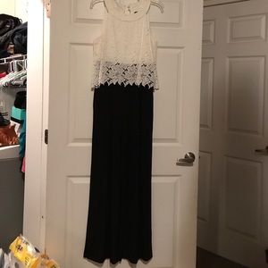 Women’s pants suit