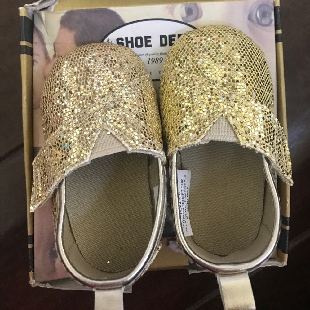 NIB Baby Crib Shoes