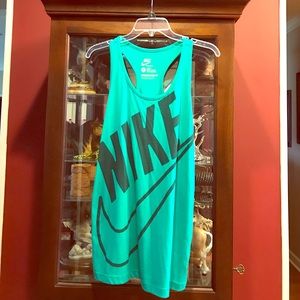 Nike tank