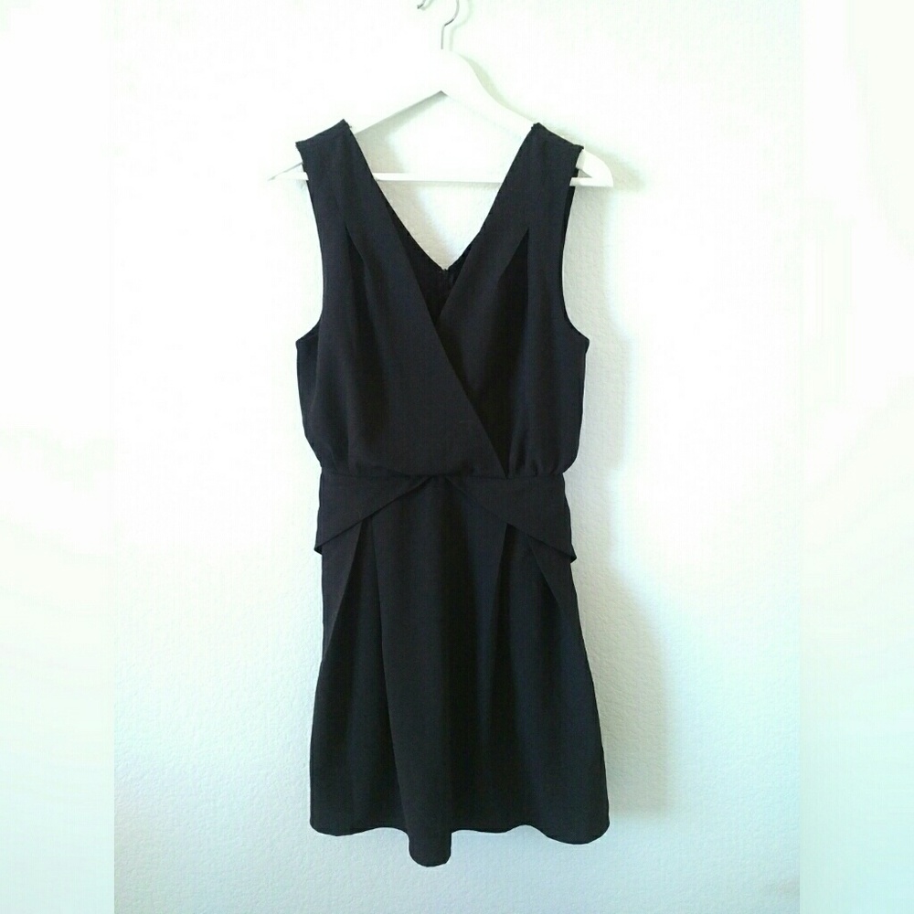 NWT - Tinley Road Origami dress