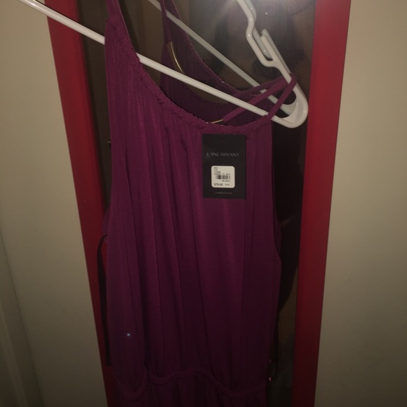 Long formal burgundy dress with TAGS. - Picture 3 of 5
