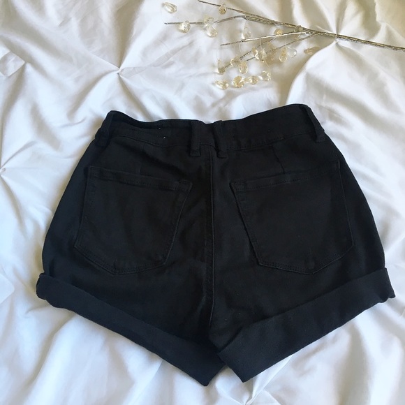Black high waisted shorts - Picture 3 of 4