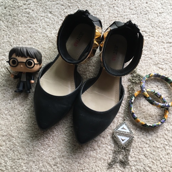 👠 Justfab Gold Strap Flats • Kayla 👠 - Picture 1 of 5