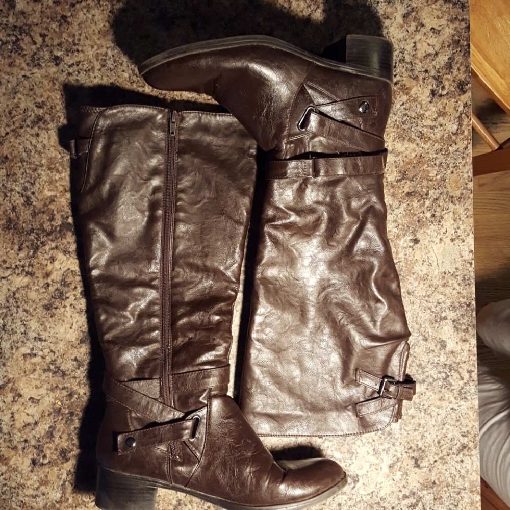 Riding boots