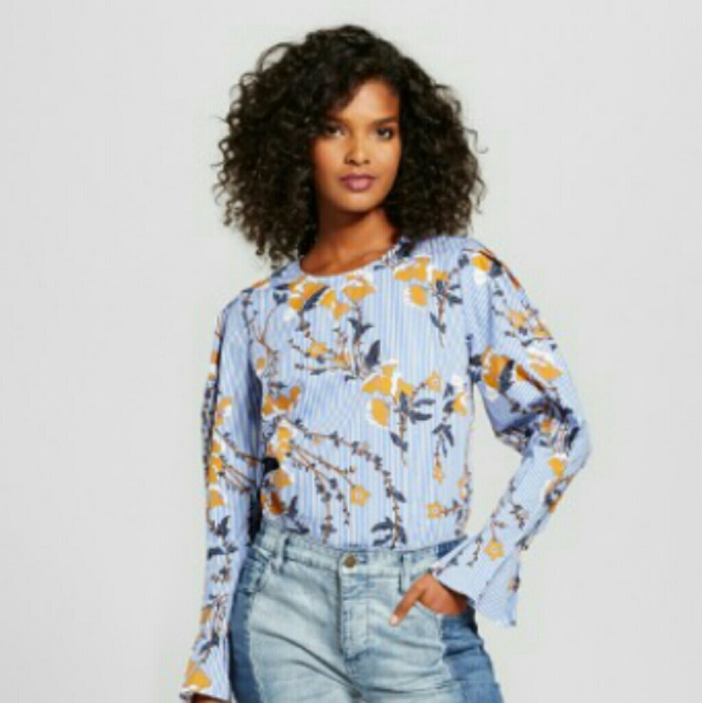 sold 🚫 NWT 🌸 Bella Donna Top