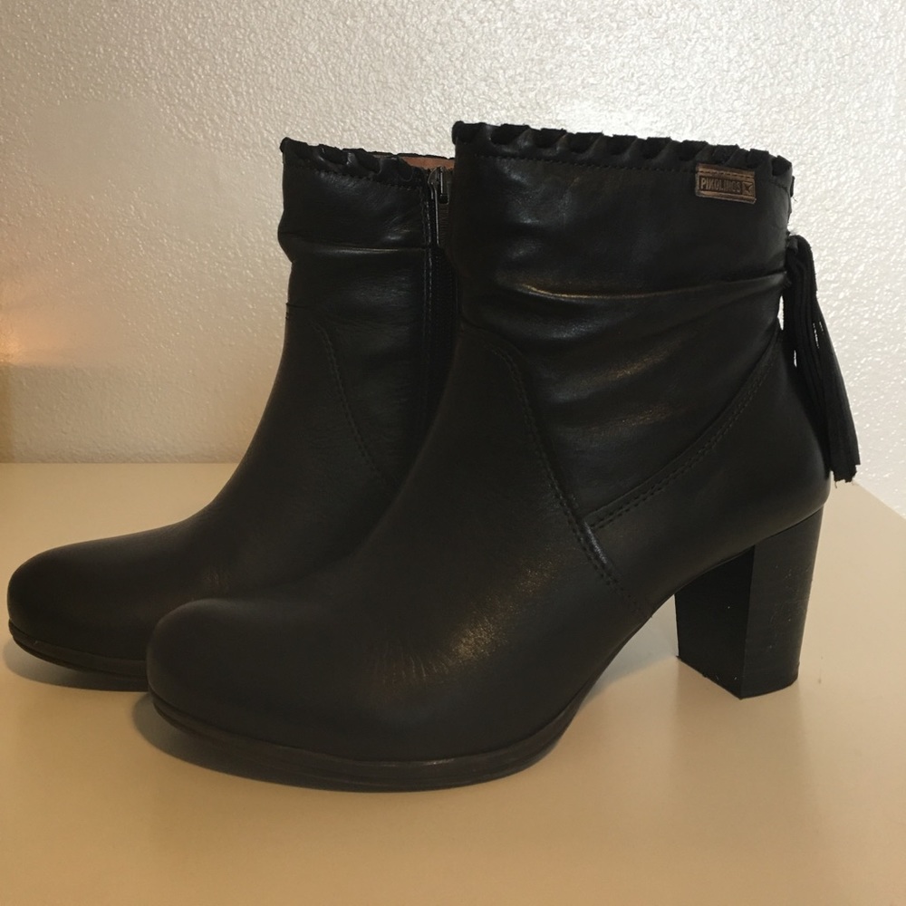 Pikolinos Black Ankle Booties