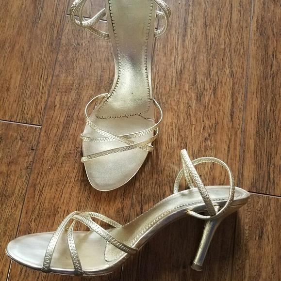 ALDO Gold Heels - Picture 2 of 3