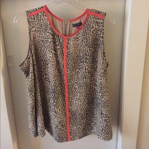 Vince Camuto sleeveless leopard print top