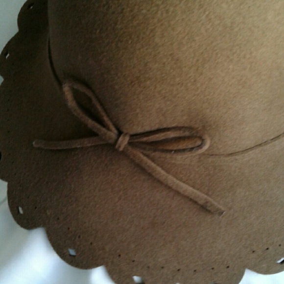 Hat - Picture 2 of 4