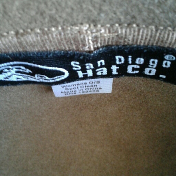 Hat - Picture 3 of 4